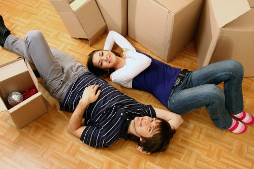Local removal truck hire for furniture and boxes in Harrow